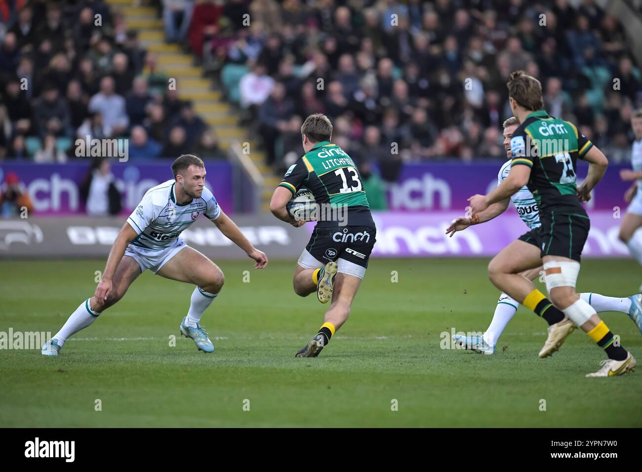 Northampton, Royaume-Uni. 29 novembre 2024. Max Llewellyn de Gloucester et Tom Litchfield de Northampton en action lors du Gallagher Premiership Rugby match opposant Northampton Saints contre Gloucester Rugby au Cinch Stadium le 29 novembre 2024 à Londres, en Angleterre. Crédit : Gary Mitchell, GMP Media/Alamy Live News Banque D'Images