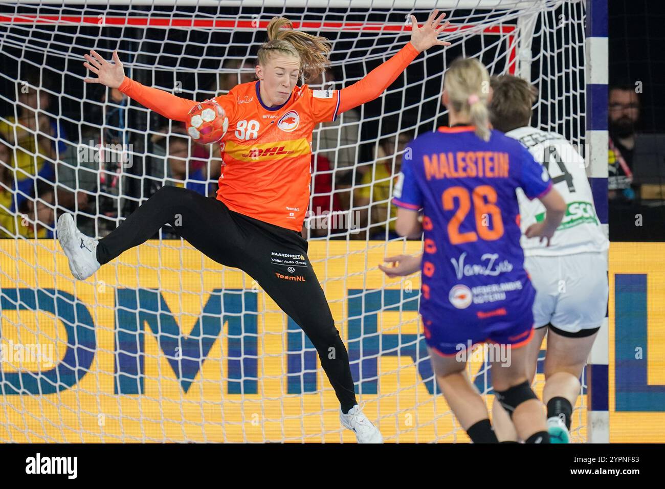 Innsbruck, Autriche. 1er décembre 2024. INNSBRUCK, AUTRICHE - 1er DÉCEMBRE : Yara Ten Holte, des pays-Bas, lors du match féminin du groupe F de l'EHF Euro 2024 entre les pays-Bas et l'Allemagne à l'Olympiahalle le le 1er décembre 2024 à Innsbruck, Autriche. (Photo de Henk Seppen/Orange Pictures) crédit : Orange pics BV/Alamy Live News Banque D'Images