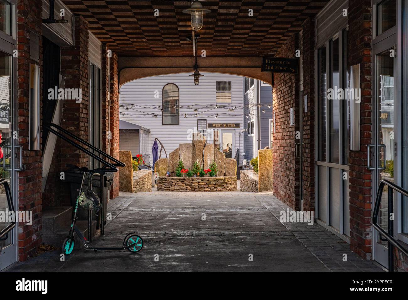 Andover, ma, États-Unis-27 novembre 2024 : bâtiment historique Village Square d'Andover sur main Street. Banque D'Images