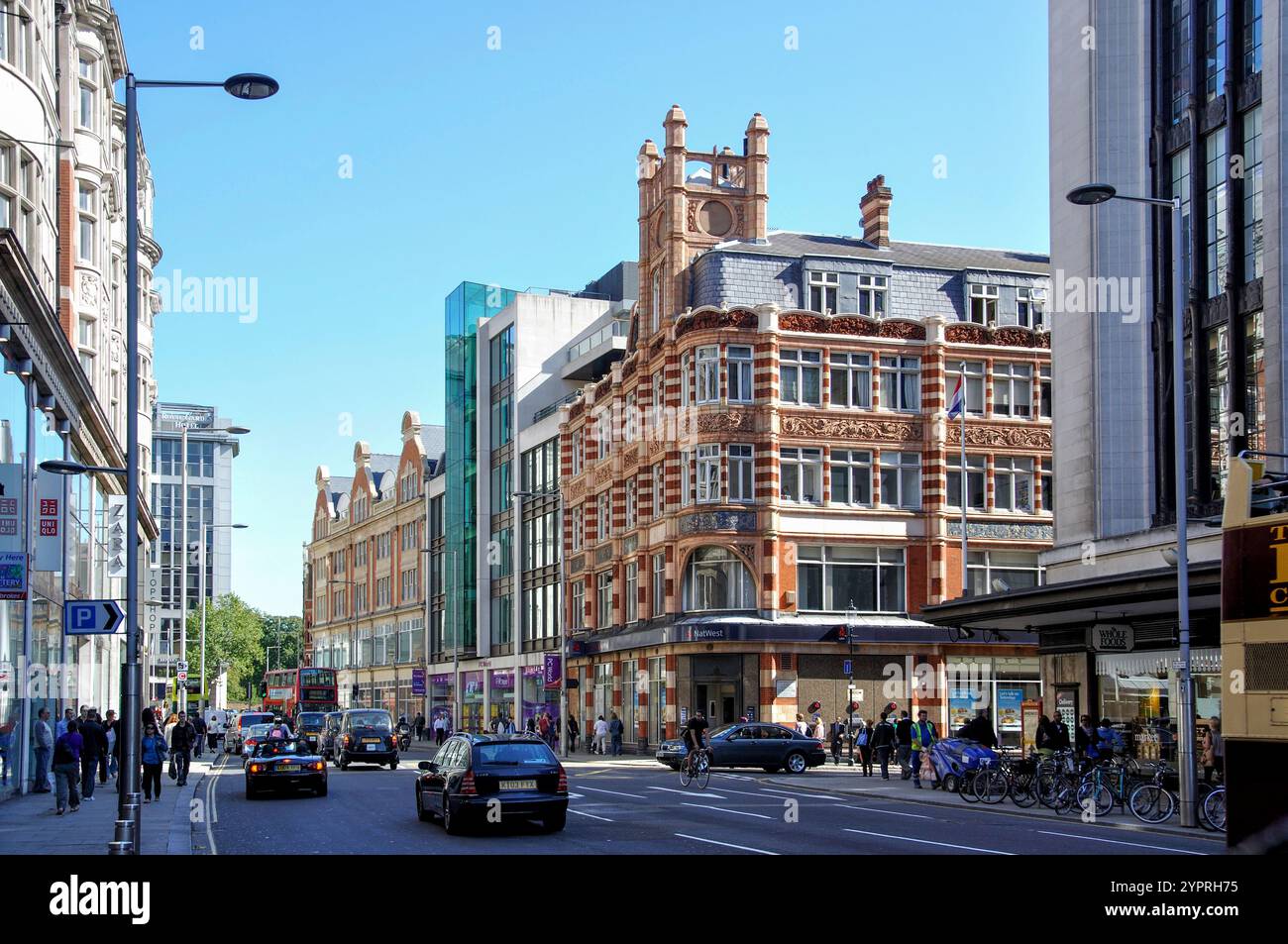 High Street Kensington, Kensington, Royal Borough of Kensington and Chelsea, Greater London, Angleterre, Royaume-Uni Banque D'Images