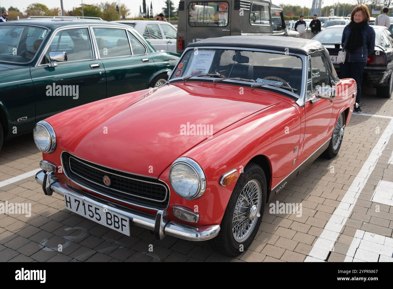 Madrid, Espagne. 1er décembre 2024. Voitures classiques pendant le salon Retromóvil à Ifema Madrid, 30 novembre 2024 Espagne crédit : Sipa USA/Alamy Live News Banque D'Images