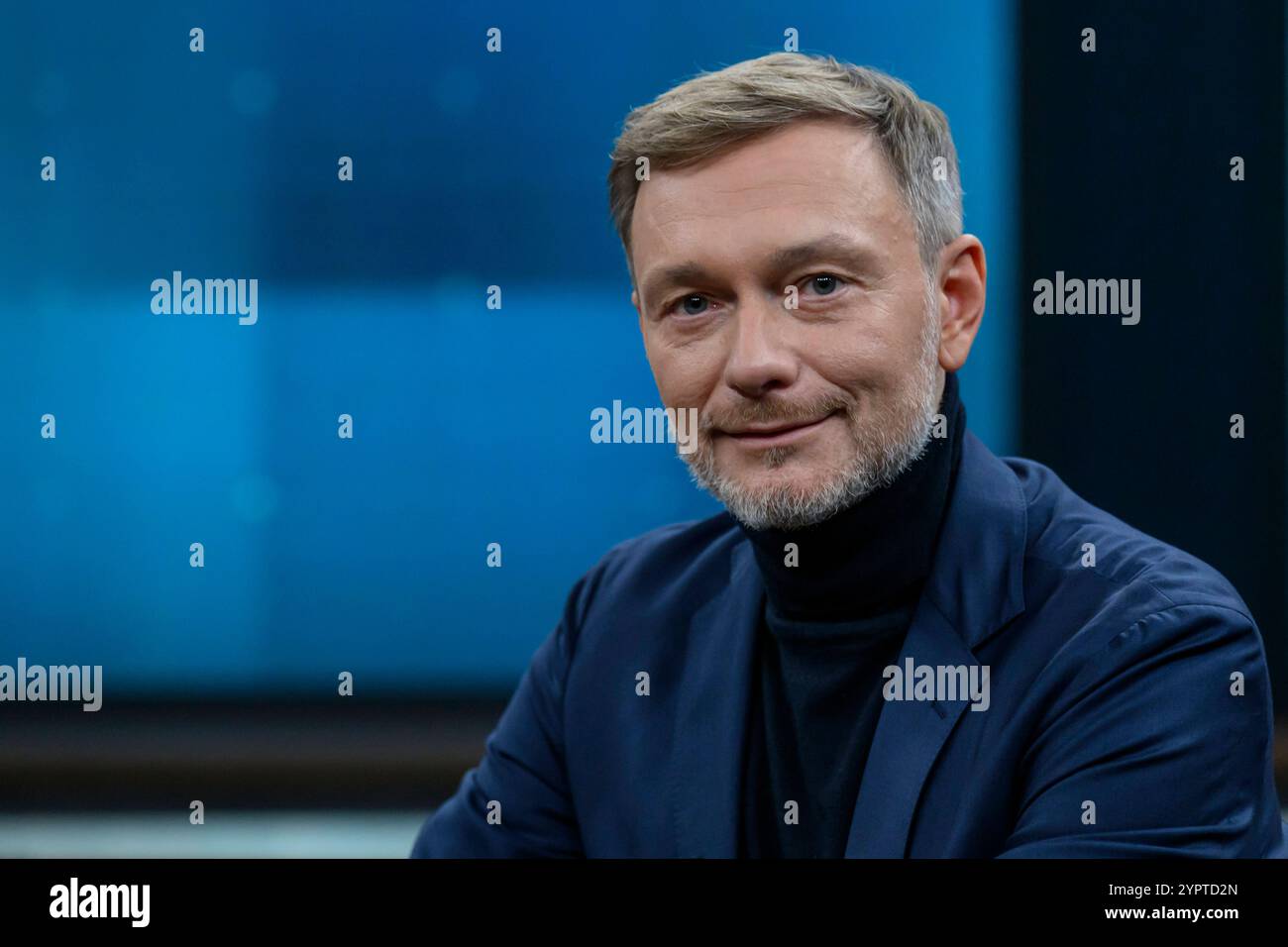 GER, Berlin, Studio, zu Gast BEI - Caren Miosga, Polittalk, TV, format, mit Moderatorin, NDR, Das Erste, aus Adlershof - AM Studio 20, im Bild : Christian Lindner - FDP, 01.12.2024, *** GER, Berlin, Studio, invité de Caren Miosga, Polittalk, TV, format, avec présentateur, NDR, Das Erste, de Adlershof au Studio 20, sur la photo Christian Lindner FDP, 01 12 2024, Copyright : HMBxMedia/UwexKoch Banque D'Images