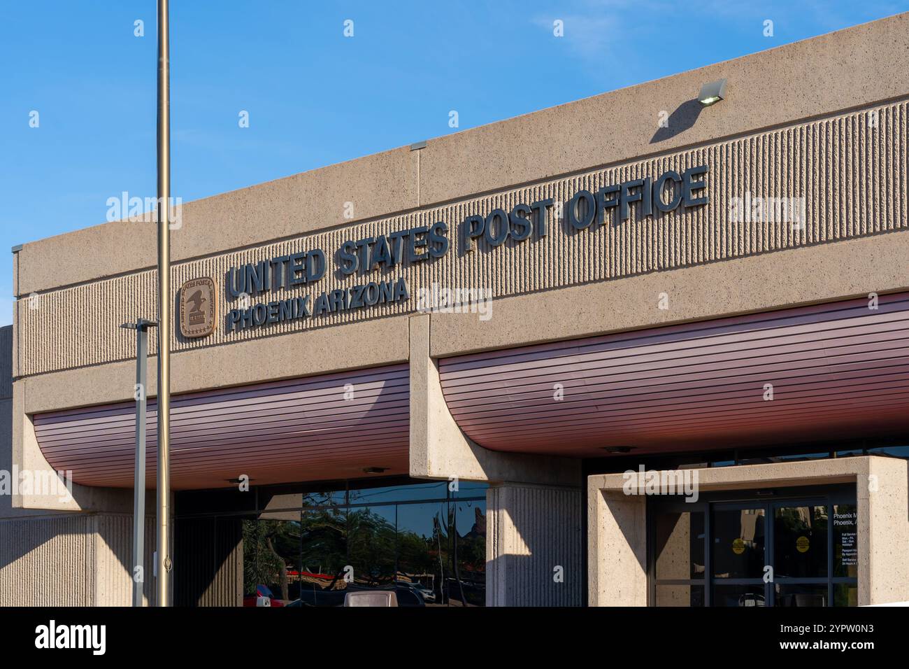 Phoenix, AZ, États-Unis - 25 mai 2023 : United States Post Office à Van Buren St à Phoenix, AZ, États-Unis. Banque D'Images