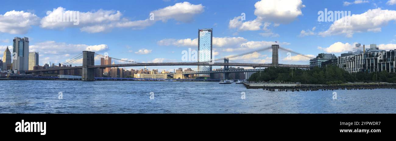 Pont de Brooklyn et horizon de Manhattan, centre-ville de New York. New York City vue panoramique sur le pont de Brooklyn avec la rivière Hudson. 22 octobre 2020 Banque D'Images