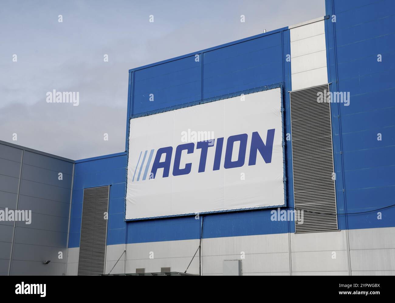 Nitra, Slovaquie, 24 février 2024 : magasin d'action à Nitra. Action est une chaîne de magasins discount internationale néerlandaise, en Europe Banque D'Images Nitra, Slovaquie, 24 février 2024 : magasin d'action à Nitra. Action est une chaîne de magasins discount internationale néerlandaise, en Europe Banque D'Images