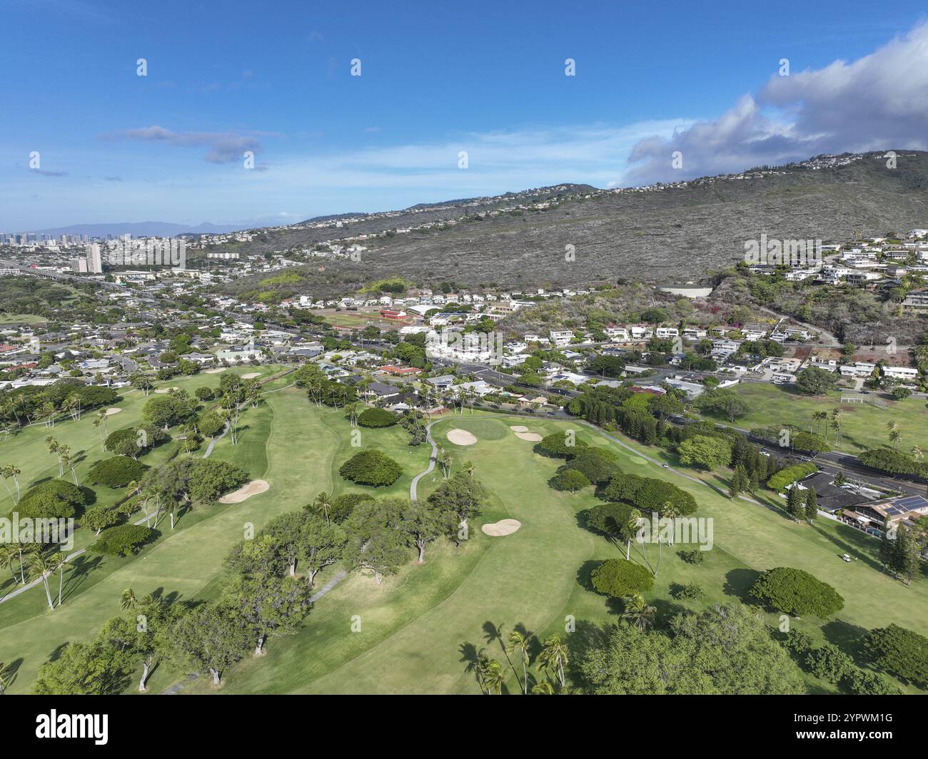 Vue aérienne de Kahala avec golf et l'océan Pacifique, Honolulu, Hawaï Banque D'Images