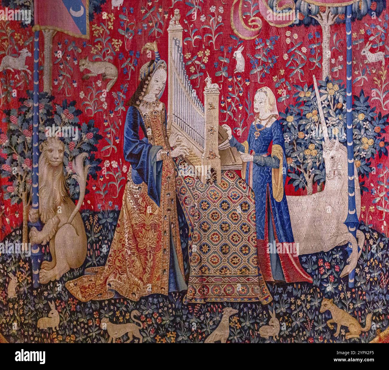 PARIS, FRANCE, 16 DÉCEMBRE 2023 : la dame et la licorne, tapisserie Renaissance, chapelle de Cluny, Paris, France, Europe Banque D'Images