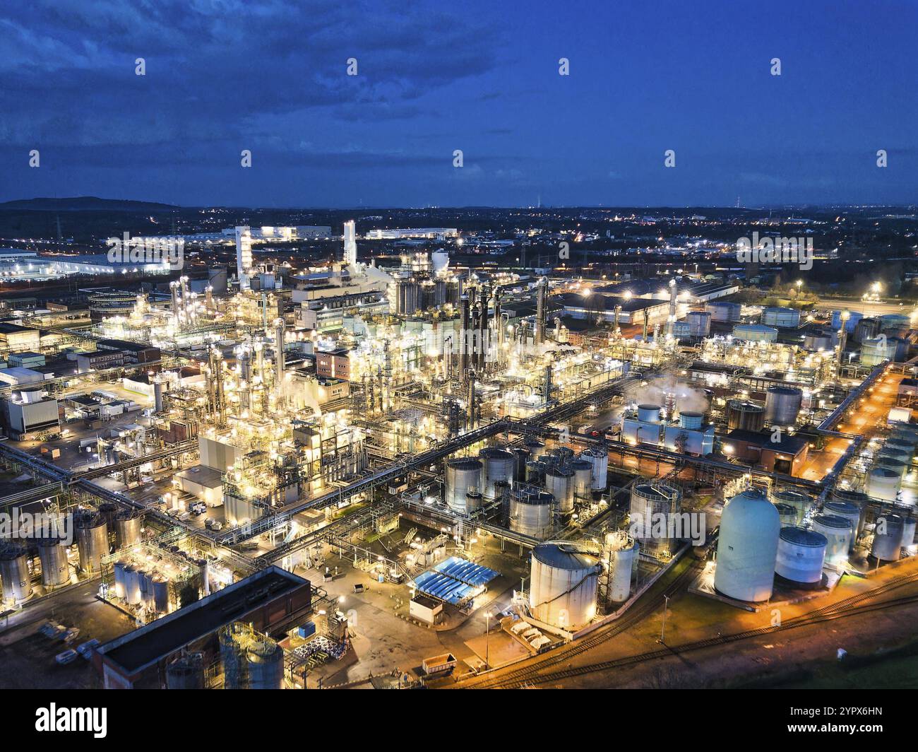 AirLiquide exploite plusieurs usines sur le parc chimique OQ Chemicals dans la ville d'Oberhausen : des usines de séparation et de liquéfaction de l'air pour les gaz de l'air ( Banque D'Images