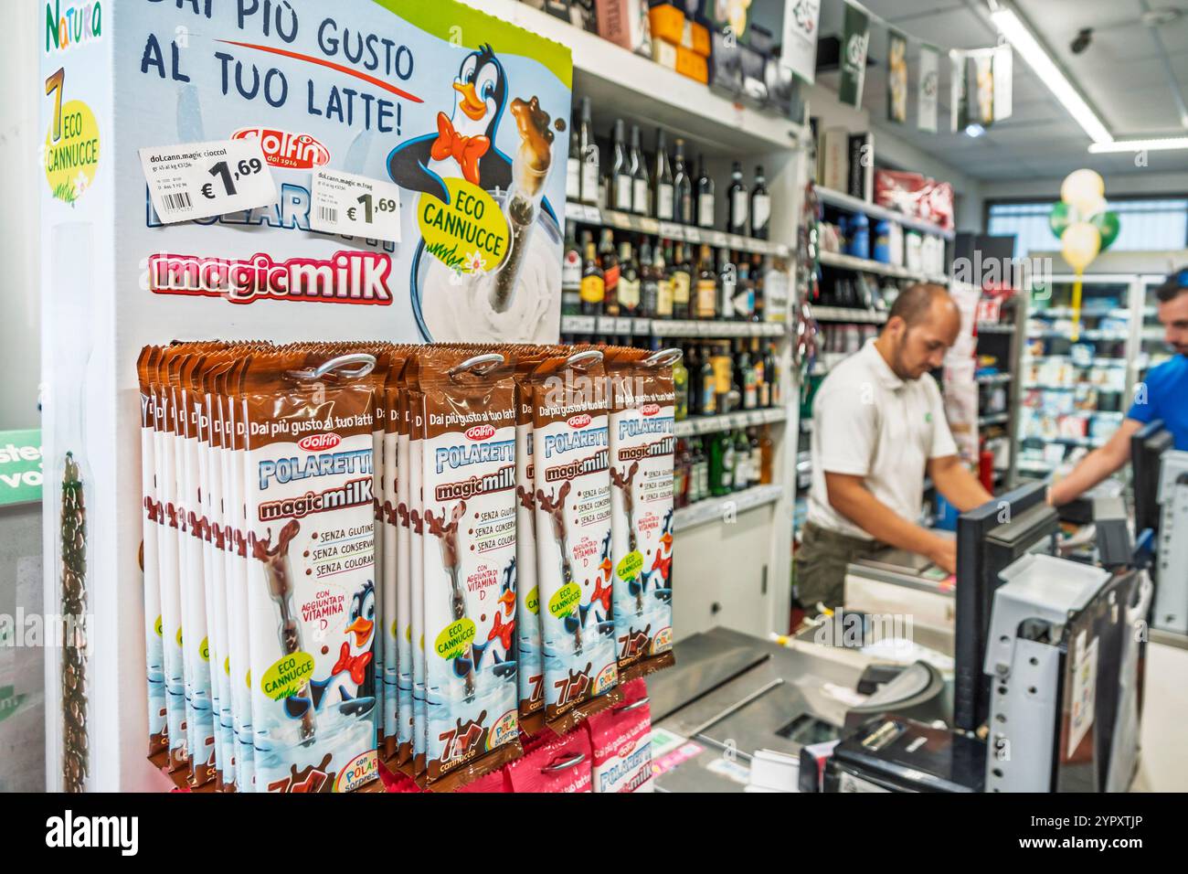 Civitavecchia Italie, Piazza Vittorio Emanuele, PAM hypermarché local supermarché supermarché du marché d'épicerie, intérieur, caisse de guichet de file d'attente cashie Banque D'Images