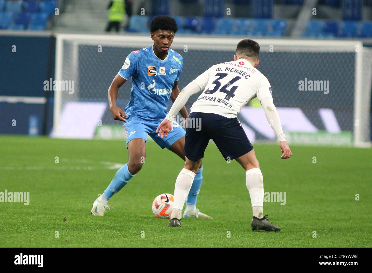 Saint-Pétersbourg, Russie. 1er décembre 2024. Zander Mateo Cassierra Cabezas, connu sous le nom de Mateo Cassierra (30) de Zenit vu en action lors du match de premier League russe entre Zenit Saint-Pétersbourg et Krylya Sovetov Samara à Gazprom Arena. Score final Zenit 2:3 Krylya Sovetov. Crédit : SOPA images Limited/Alamy Live News Banque D'Images