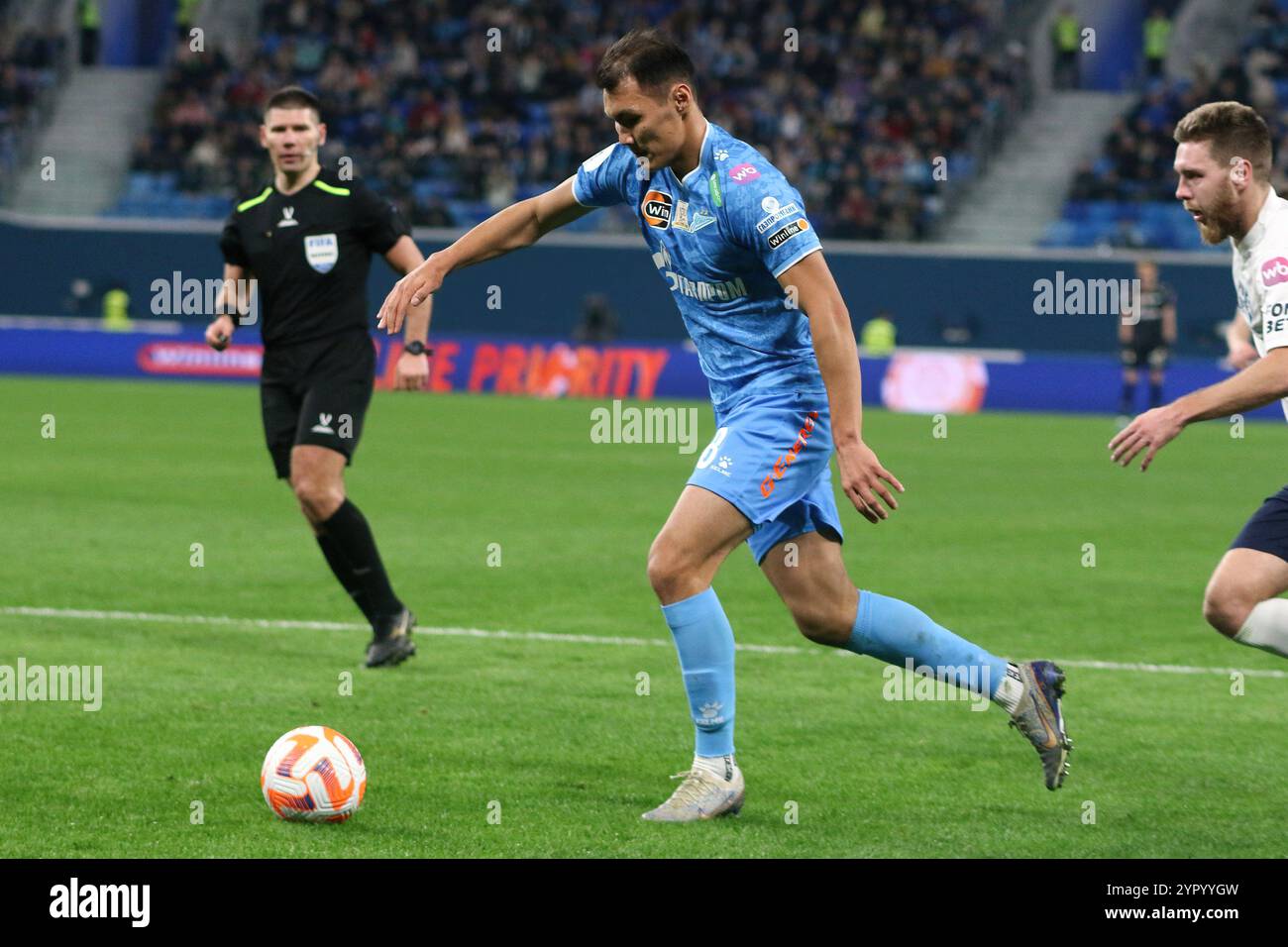 Saint-Pétersbourg, Russie. 1er décembre 2024. Nuraly Alip (28) de Zenit vu en action lors du match de football de la première Ligue russe entre Zenit Saint-Pétersbourg et Krylya Sovetov Samara à Gazprom Arena. Score final Zenit 2:3 Krylya Sovetov. (Photo de Maksim Konstantinov/SOPA images/SIPA USA) crédit : SIPA USA/Alamy Live News Banque D'Images