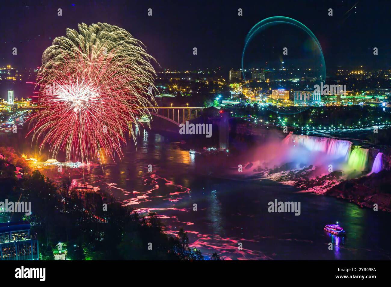 Niagara Falls Winter Festival of Lights 2024, Niagara Falls New Year's RÉVEILLON 2025, ON, Canada pendant l'hiver. Banque D'Images