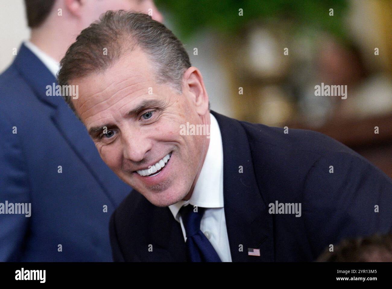 Washington, États-Unis. 02 décembre 2024. Photo du dossier - Hunter Biden, fils du président américain Joe Biden, assiste à une cérémonie de remise de la médaille d'honneur dans la salle est de la Maison Blanche à Washington le 3 juillet 2024. Le président Joe Biden a accordé une grâce «totale et inconditionnelle» à son fils Hunter - quelques semaines seulement avant sa condamnation. Hunter, 54 ans, a été reconnu coupable de trois accusations d'armes à feu en juin, marquant la première poursuite pénale d'un enfant du président américain en exercice. Photo de Yuri Gripas/ABACAPRESS. COM Credit : Abaca Press/Alamy Live News Banque D'Images