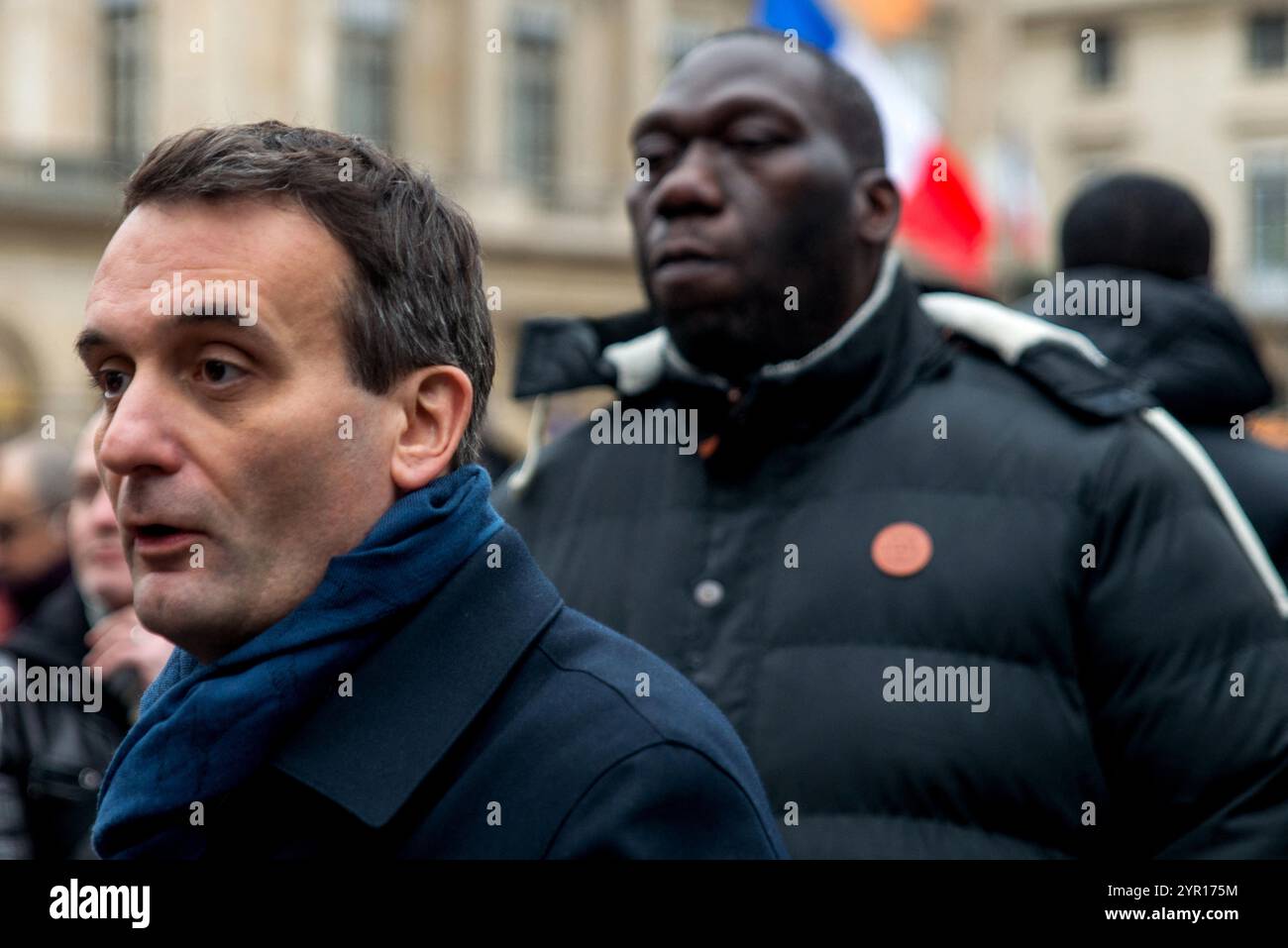 Paris, France. 1er décembre 2024. Florian Philippot. Départ de la place du Palais Royal, manifestation du groupe politique les Patriotes de Florian Philippot, pour le retour de la paix en Ukraine, contre l'envoi de soldats français, pour Frexit et la sortie de l'OTAN. Paris, Ile-de-France, France le 1er décembre 2024. Photo de Denis Prezat/ABACAPRESS. COM Credit : Abaca Press/Alamy Live News Banque D'Images