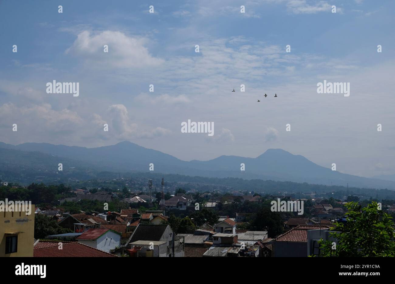 Belle vue aérienne de la ville de Bandung depuis Dago Atas. Banque D'Images