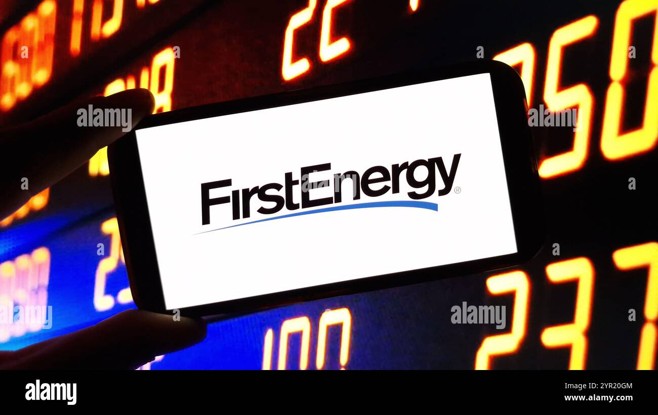 Konskie, Pologne - 01 décembre 2024 : logo de la société FirstEnergy affiché sur le téléphone portable Banque D'Images