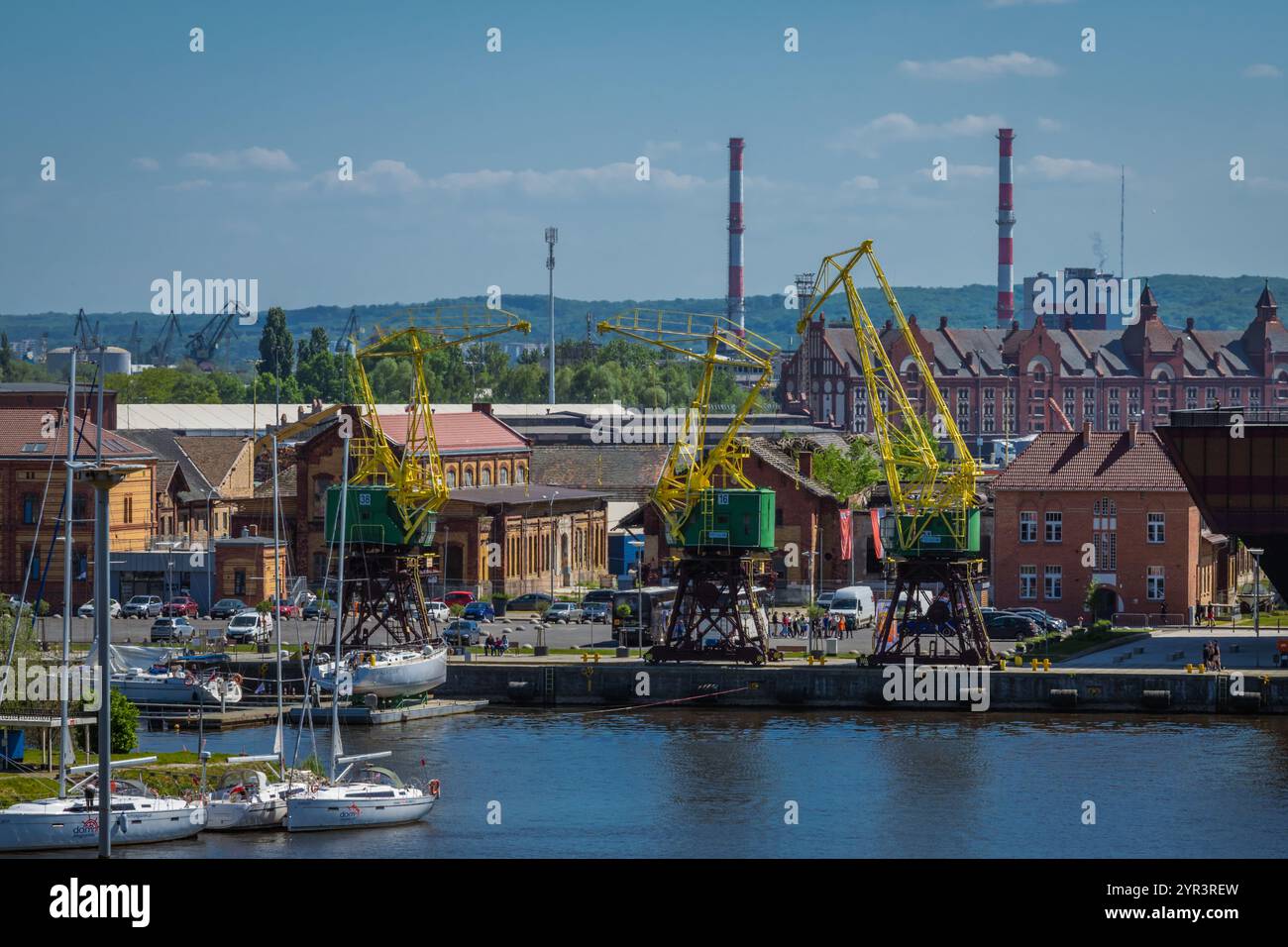 Widok na dzwigozaury, rzeka Odra, Szczecin, Polska Banque D'Images