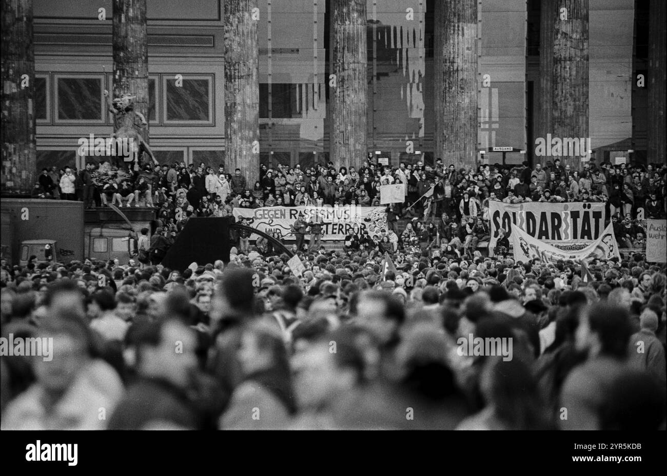 Allemagne, Berlin, 9 novembre 1991, manifestation le 9 novembre (Reichskristallnacht), rassemblement de clôture au Lustgarten (Musée Altes), Europe Banque D'Images