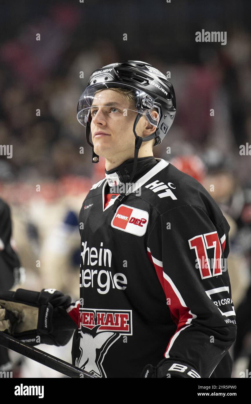 Laura Dick Cologne, LanxessArena, Rhénanie du Nord-Westphalie, Jan-Luca Sennehnn (Cologne Sharks, #17), PENNY DEL, Cologne Sharks-Schwenninger Wild Wings o Banque D'Images