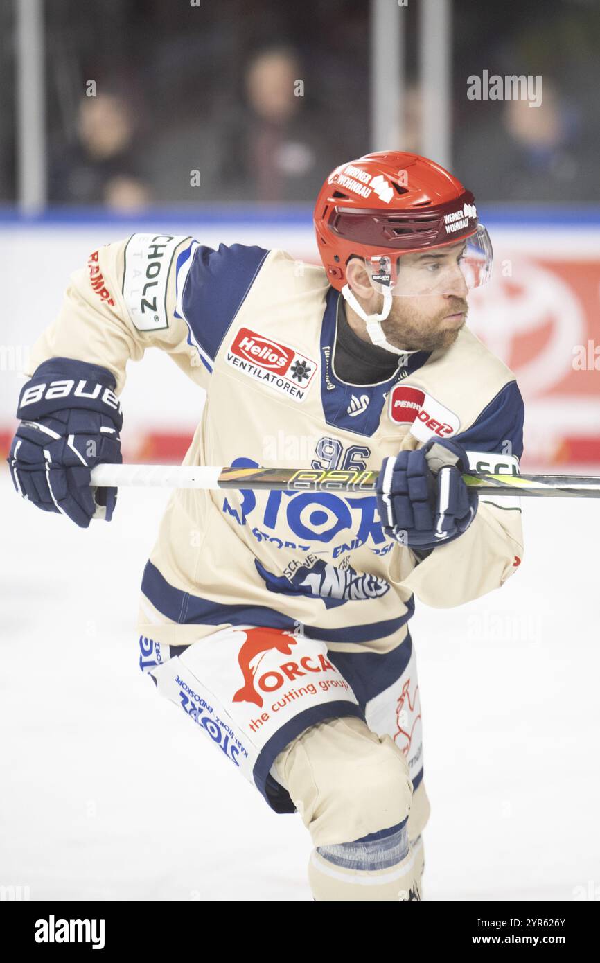 Laura Dick Cologne, LanxessArena, Rhénanie du Nord-Westphalie, Tyson Spink (Schwenninger Wild Wings, #96), PENNY DEL, Cologne Sharks-Schwenninger Wild Wing Banque D'Images