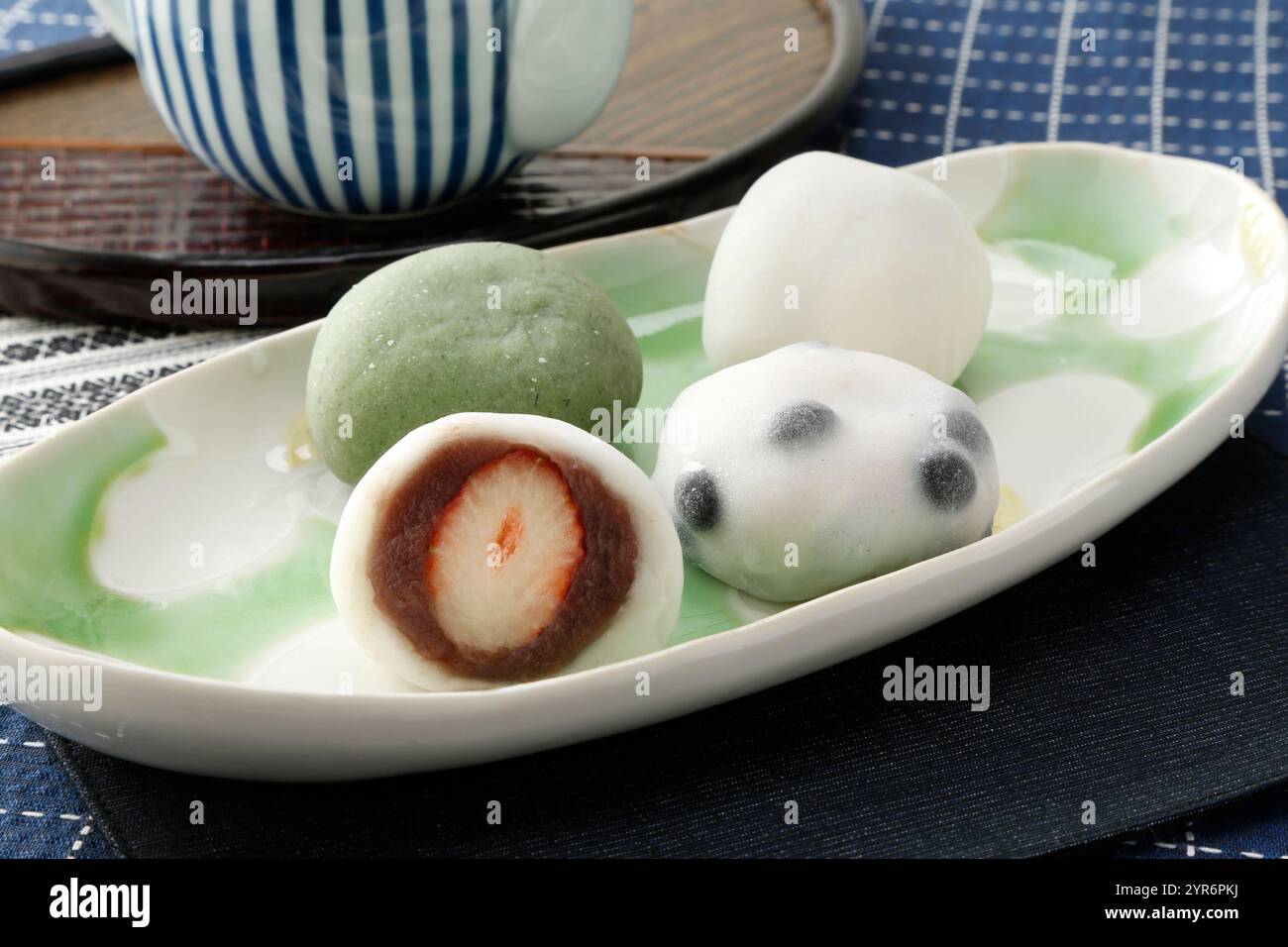 4 sortes de Daifukumochi Banque D'Images