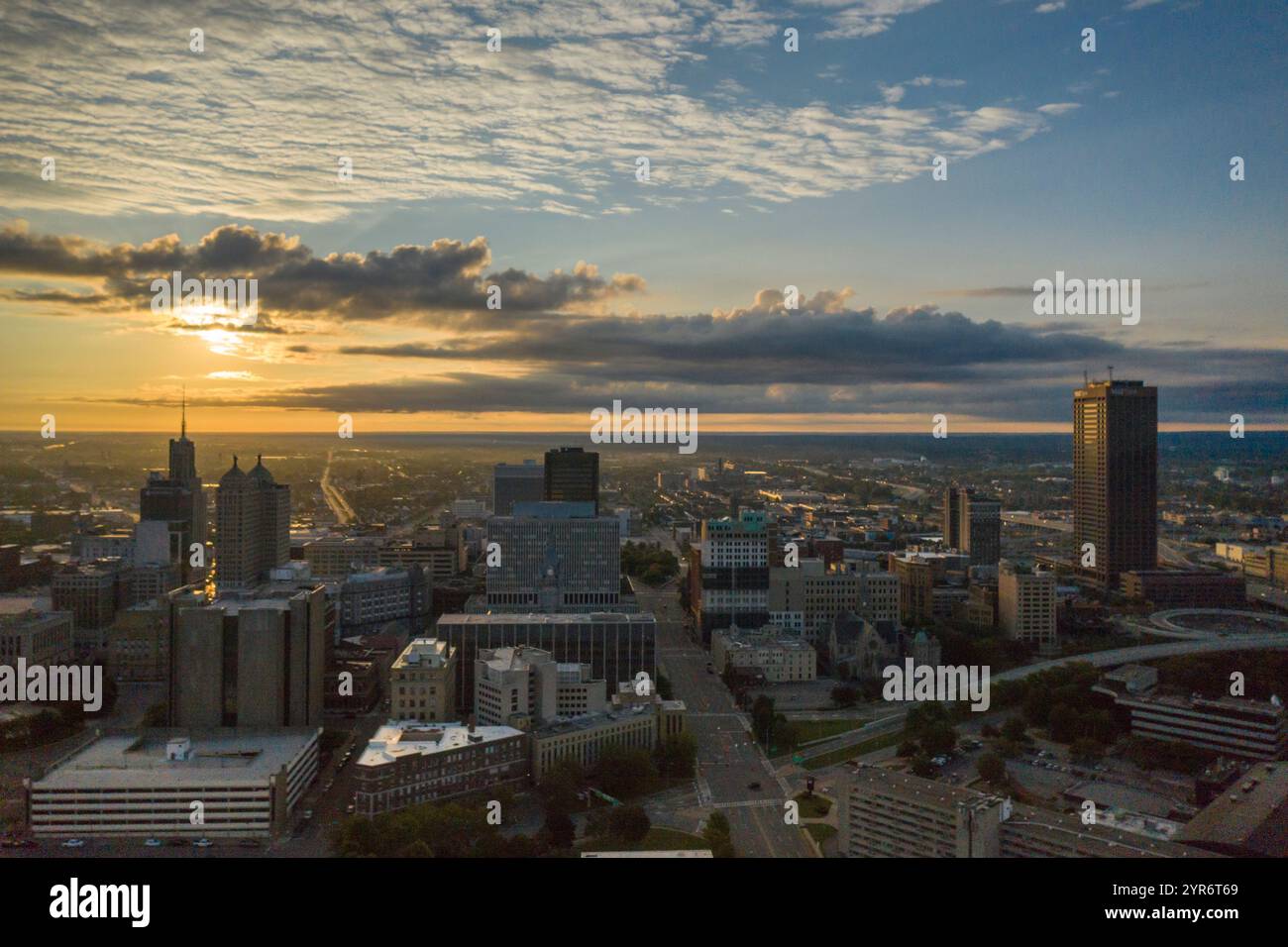 SEPTEMBRE 2021, BUFFALO, NY, USA - vue aérienne de Buffalo, New York sur le lac Érié Banque D'Images