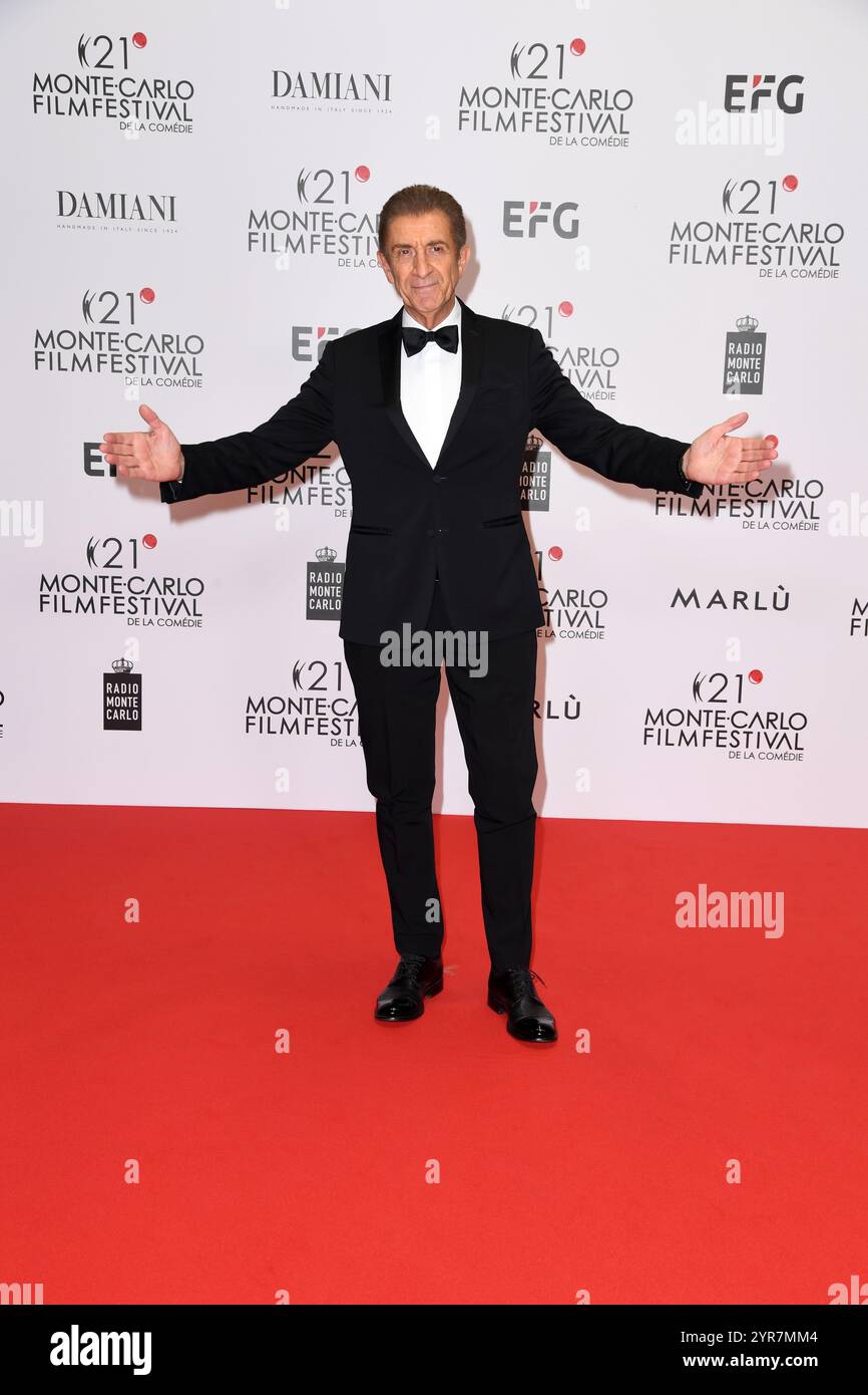 Ezio Greggio assiste à la cérémonie du tapis rouge du 21ème Festival de la Comédie de Monte-Carlo à Monte Carlo. (Photo de Luigi Iorio / SOPA images/SIPA USA) Banque D'Images