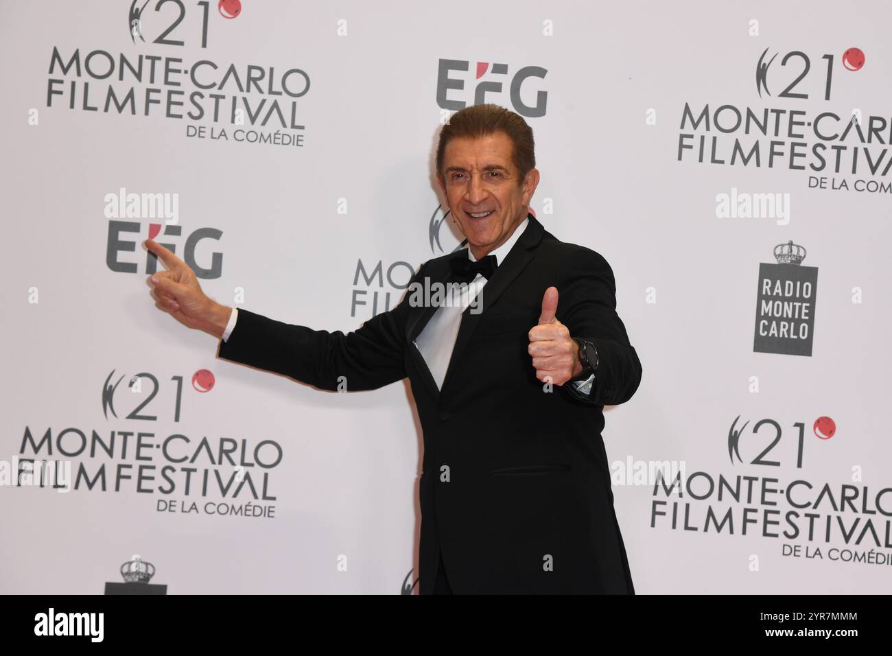 Ezio Greggio assiste à la cérémonie du tapis rouge du 21ème Festival de la Comédie de Monte-Carlo à Monte Carlo. (Photo de Luigi Iorio / SOPA images/SIPA USA) Banque D'Images