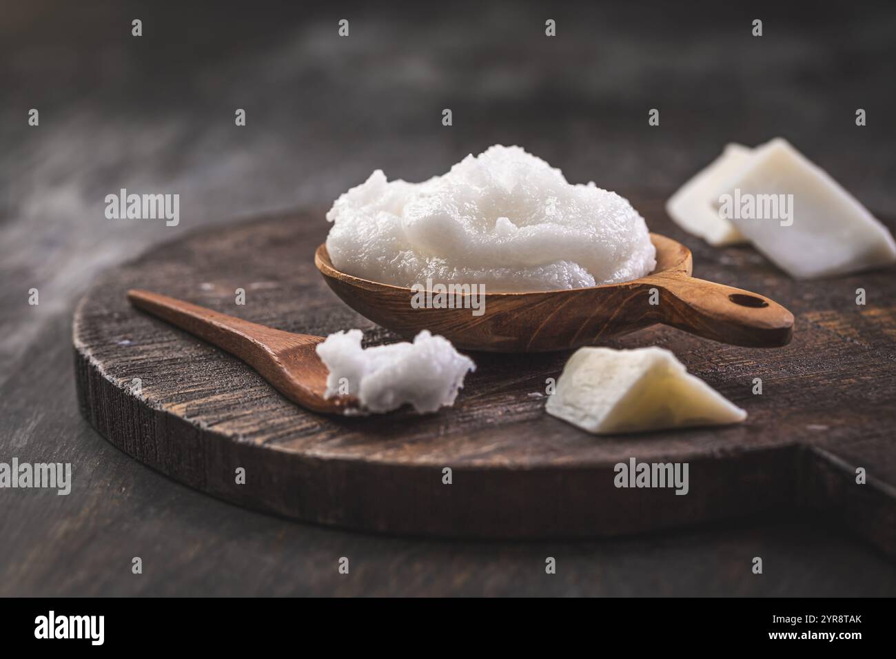Huile de noix de coco bio pour une cuisine saine ou des cosmétiques naturels Banque D'Images