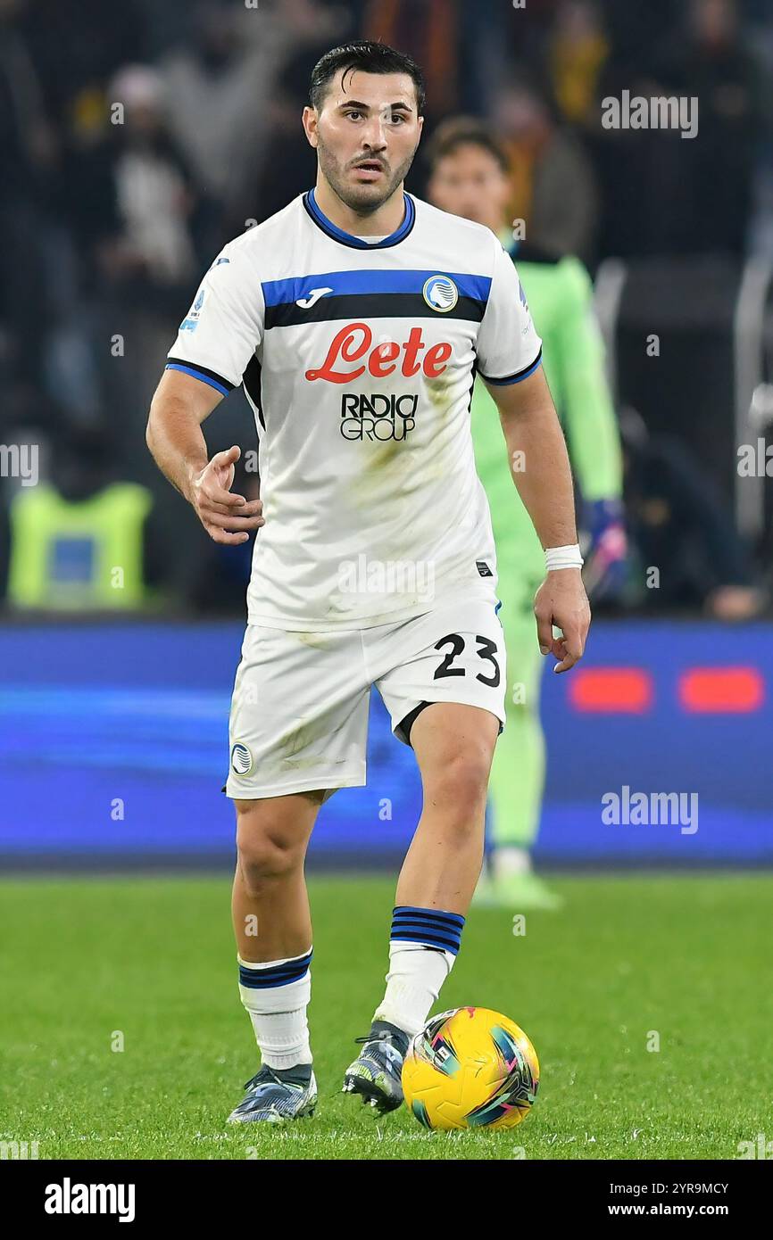 Rome, Italie. 02 décembre 2024. Sead Kolasinac d'Atalanta vu en action lors du match de Serie A entre Roma vs Atalanta au stade olympique. Score final Roma 0 : 2 Atalanta Credit : SOPA images Limited/Alamy Live News Banque D'Images