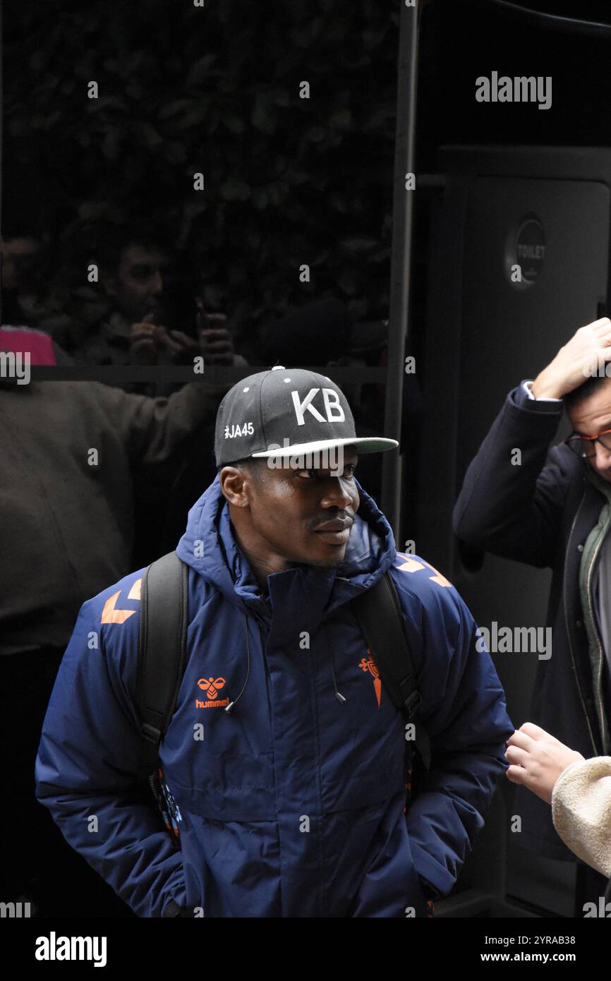 Fotografias del RC Celta de Vigo bajando del bus y entrando al Hotel Banque D'Images