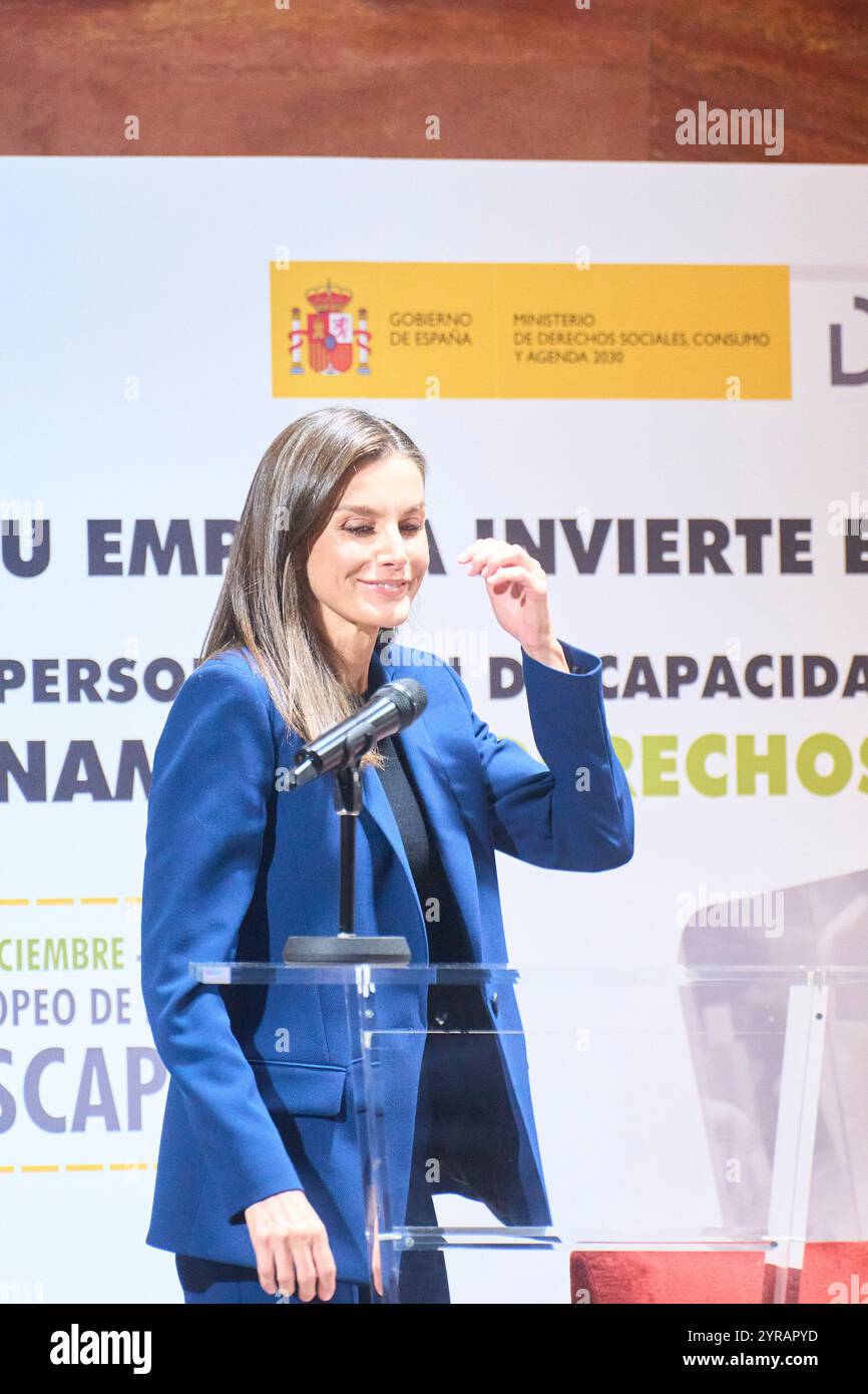 Madrid, Espagne. 03 décembre 2024. La Reine Letizia d'Espagne participe à l'événement de fin de campagne pour promouvoir la sensibilisation à l'accessibilité universelle dans le monde des affaires, organisé à l'occasion de la Journée internationale et européenne du handicap au Centre de référence de l'Etat pour l'autonomie personnelle et les aides techniques le 3 décembre 2024 à Madrid, Espagne. Crédit : album/Alamy Live News Banque D'Images