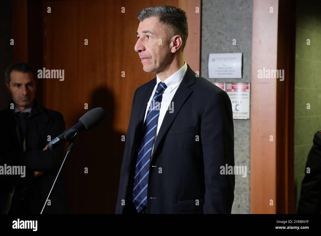 Jour de la condamnation pour le procès pour le fémicide de Giulia Cecchettin. Filippo Turetta condamné à la prison à vie sur la photo : Gino Cecchettin Banque D'Images