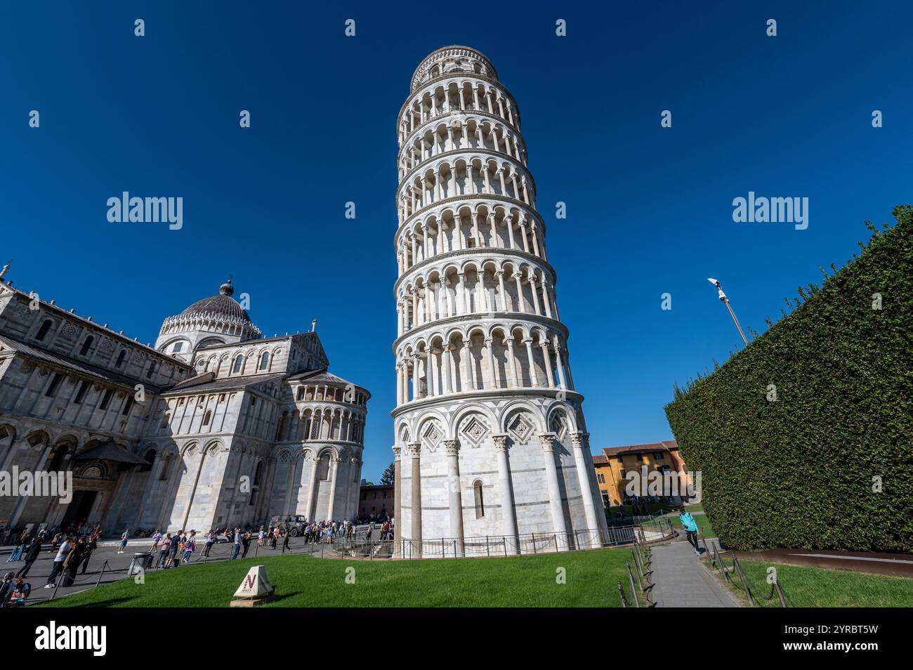 La Tour de Pise est une tour du XIVe siècle richement ornée Banque D'Images
