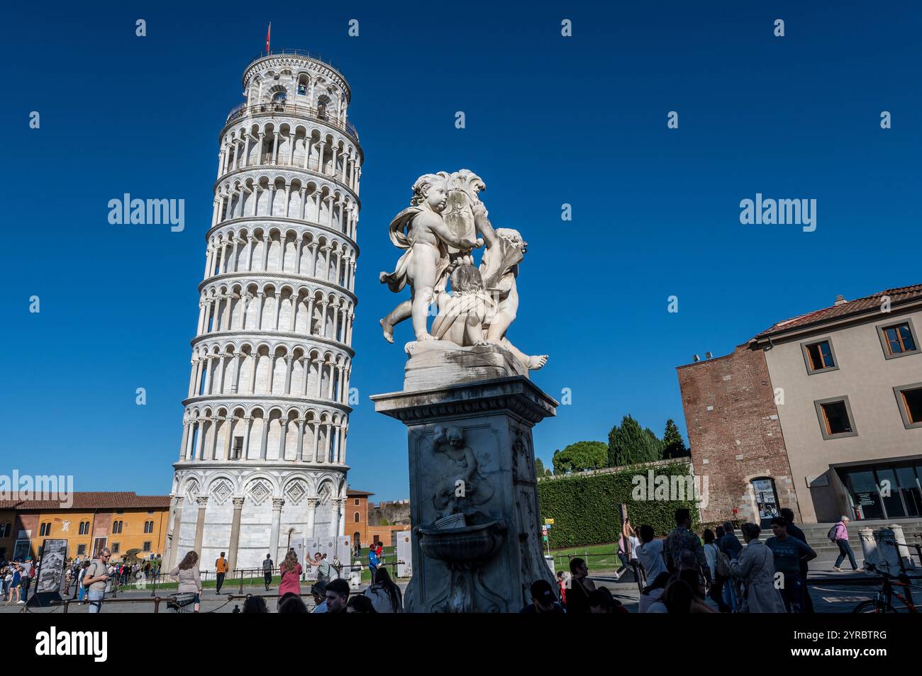 La Tour de Pise est une tour du XIVe siècle richement ornée Banque D'Images