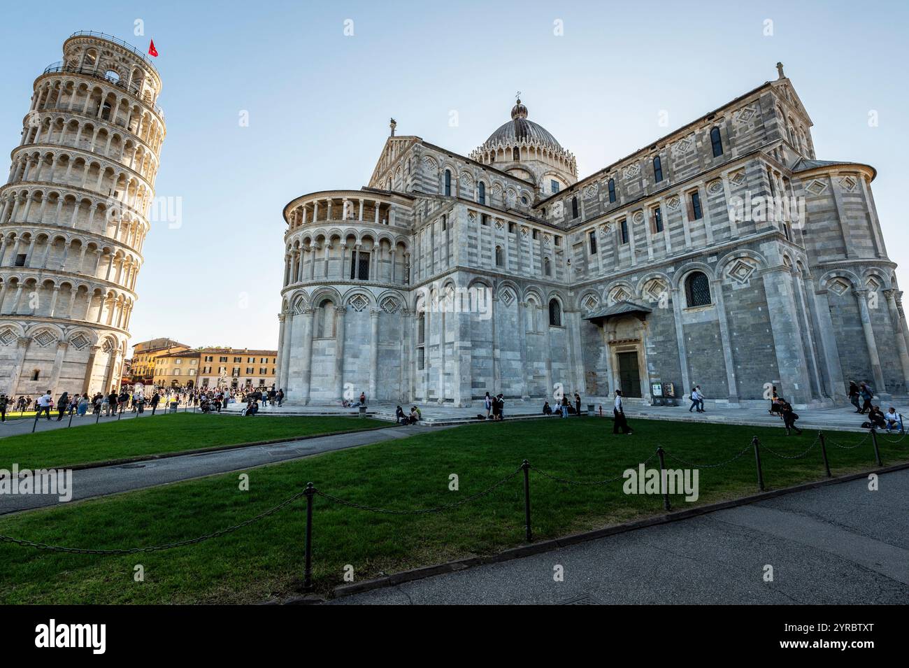 Cattedrale di Pisa est une grande cathédrale rayée de marbre à Pise en Italie Banque D'Images