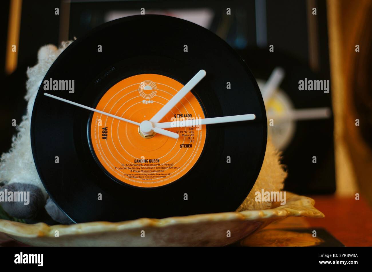 ABBA, Dancing Queen - EPIC vinyle 7' single transformé en une horloge de nouveauté Banque D'Images