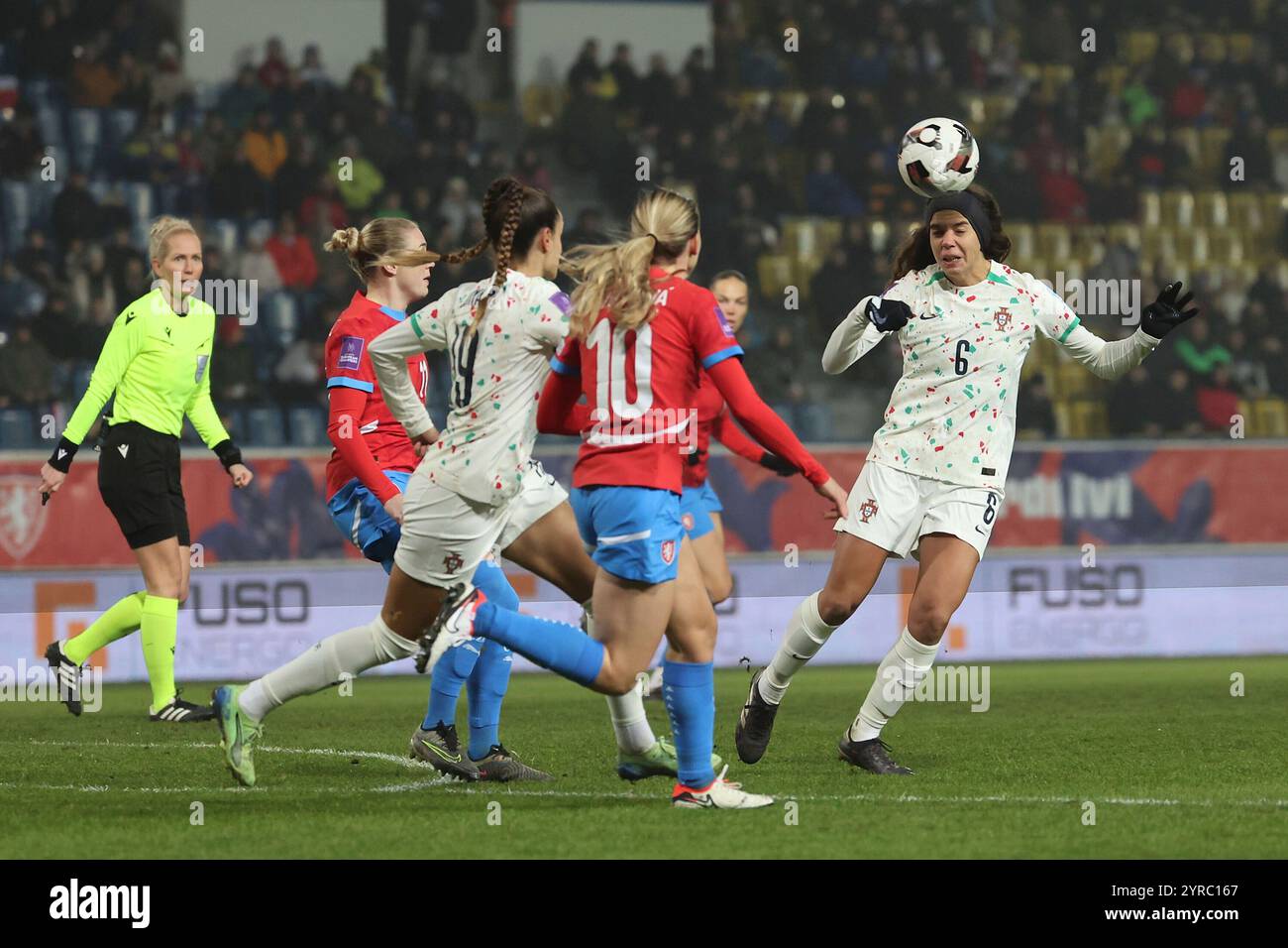 Tchéquie - AGC Arena Na Stínplice, 2024.12.03 UEFA Women`s European Qualifiers 2025 Play-off Round 2 Czechia -Portugal v.l., Andreia Jacinto (Portugal) Banque D'Images