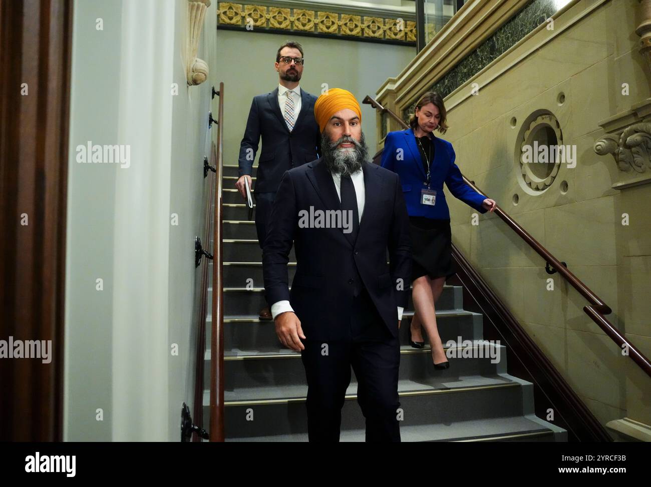 Ottawa, Can. 03 décembre 2024. Le chef du NPD, Jagmeet Singh, arrive au bureau du premier ministre dans l'édifice de l'Ouest pour participer à une réunion avec le premier ministre Justin Trudeau et d'autres chefs de l'opposition sur la colline du Parlement à Ottawa le mardi 3 décembre 2024. Crédit : la presse canadienne/Alamy Live News Banque D'Images