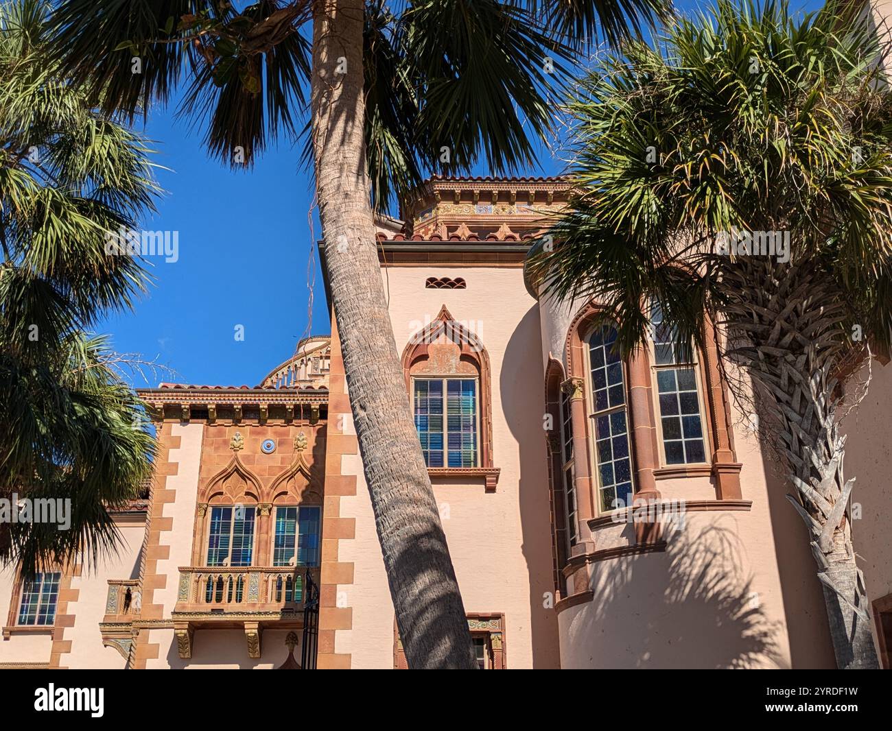 Terrain extérieur du musée Ringling en Floride États-Unis - Image de stock capturée avec un smartphone