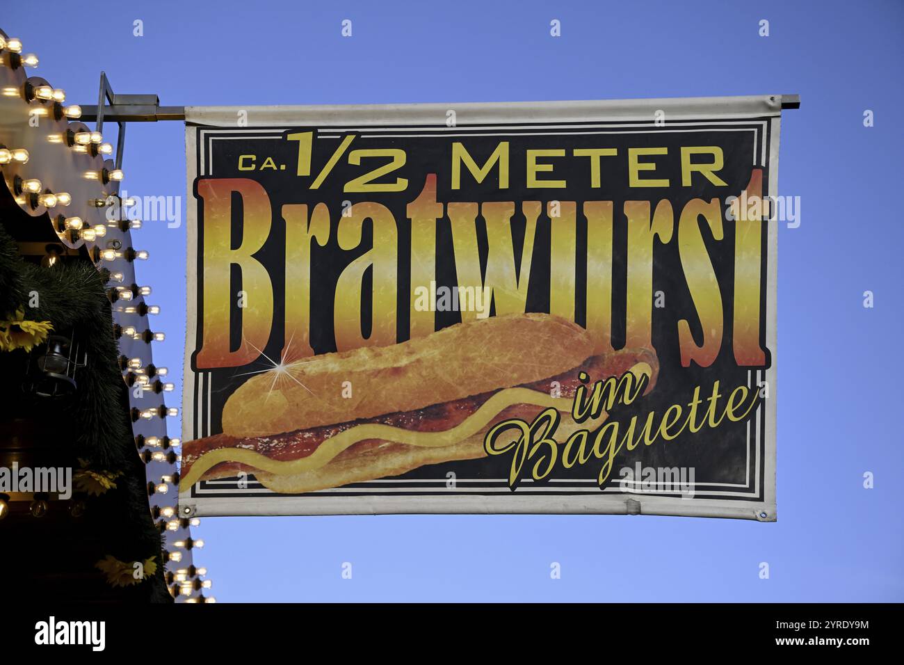 Signez sur un stand de bratwurst à l'Oktoberfest, Munich, Bavière, Allemagne, Europe Banque D'Images