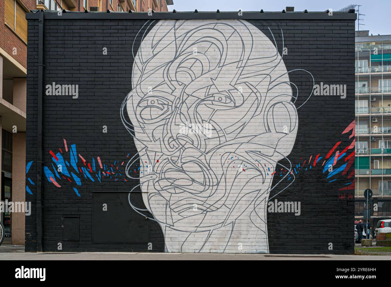 Lokiss et Rae Martini, projet frontières, 2014, art de rue murale, sur les murs d'un bâtiment technique à Largo Caduti del Lavoro, Bologne, Emilia-Ro Banque D'Images