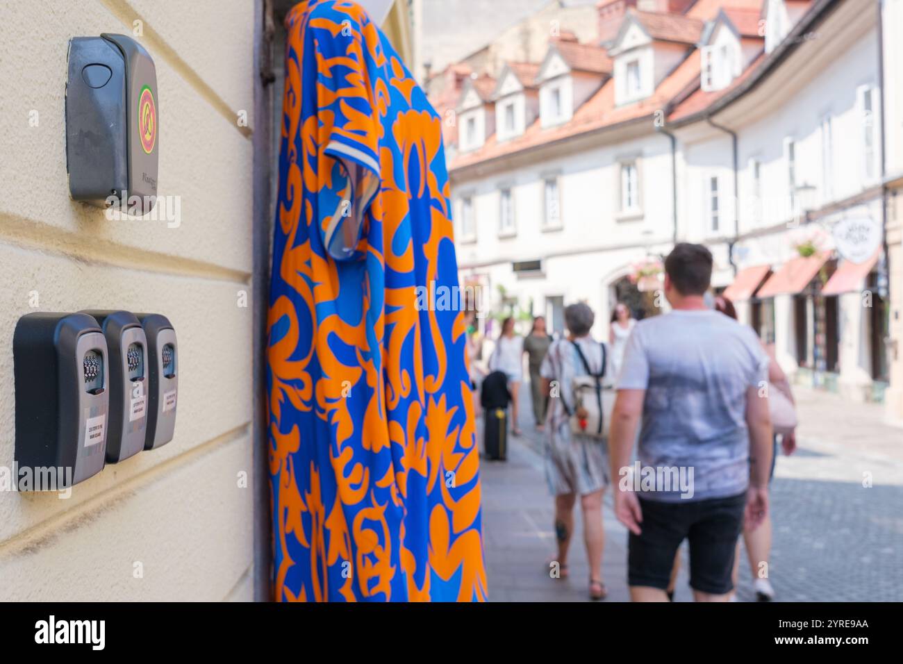 Les appartements touristiques laissent les clés dans des boîtes dans les rues Banque D'Images