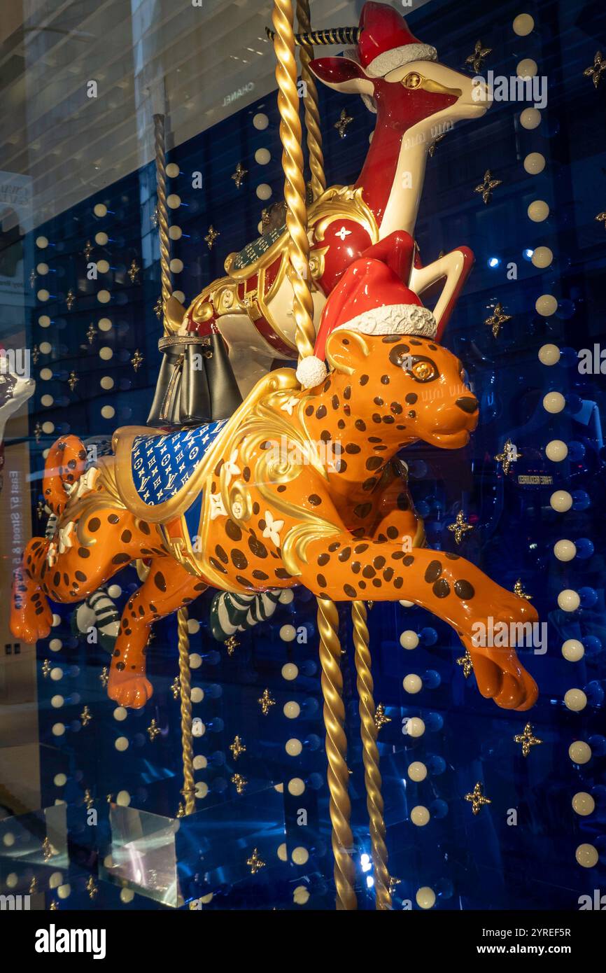 Le magasin temporaire Louis Vuitton a déménagé au 6 E. 57th équipé, 2024, New York City, USA Banque D'Images