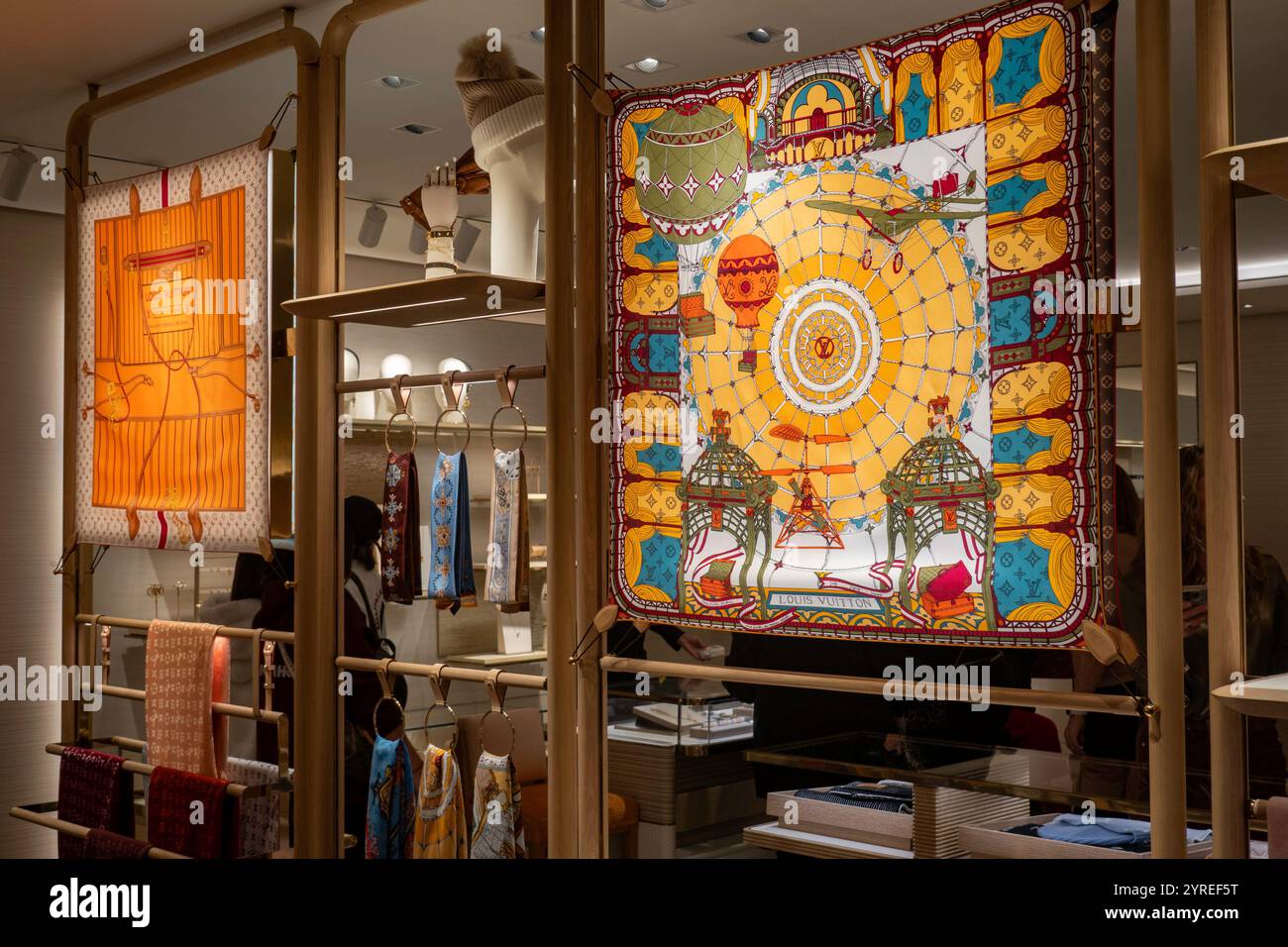 Le magasin temporaire Louis Vuitton a déménagé au 6 E. 57th équipé, 2024, New York City, USA Banque D'Images