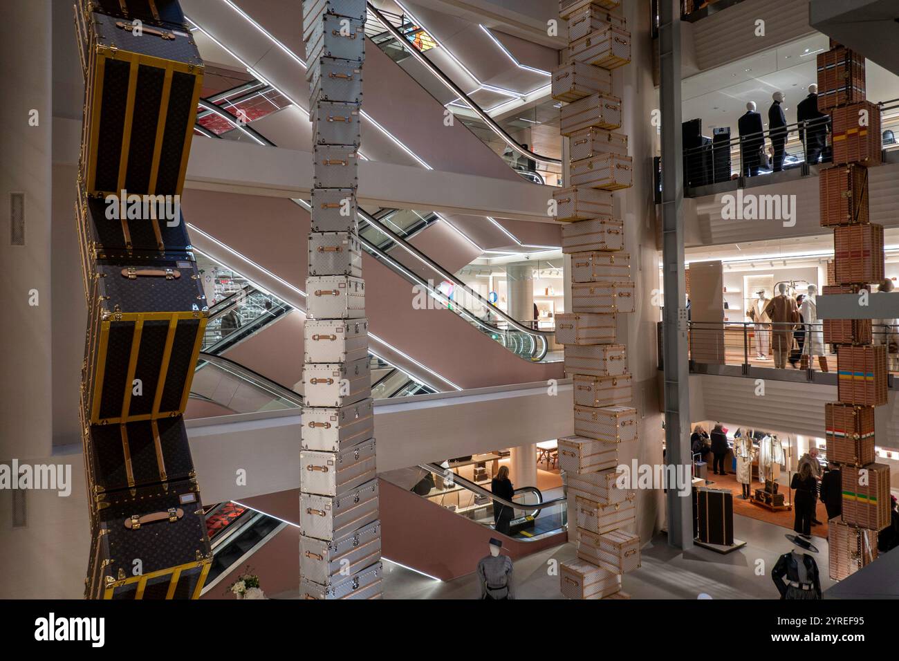 Le magasin temporaire Louis Vuitton a déménagé au 6 E. 57th équipé, 2024, New York City, USA Banque D'Images