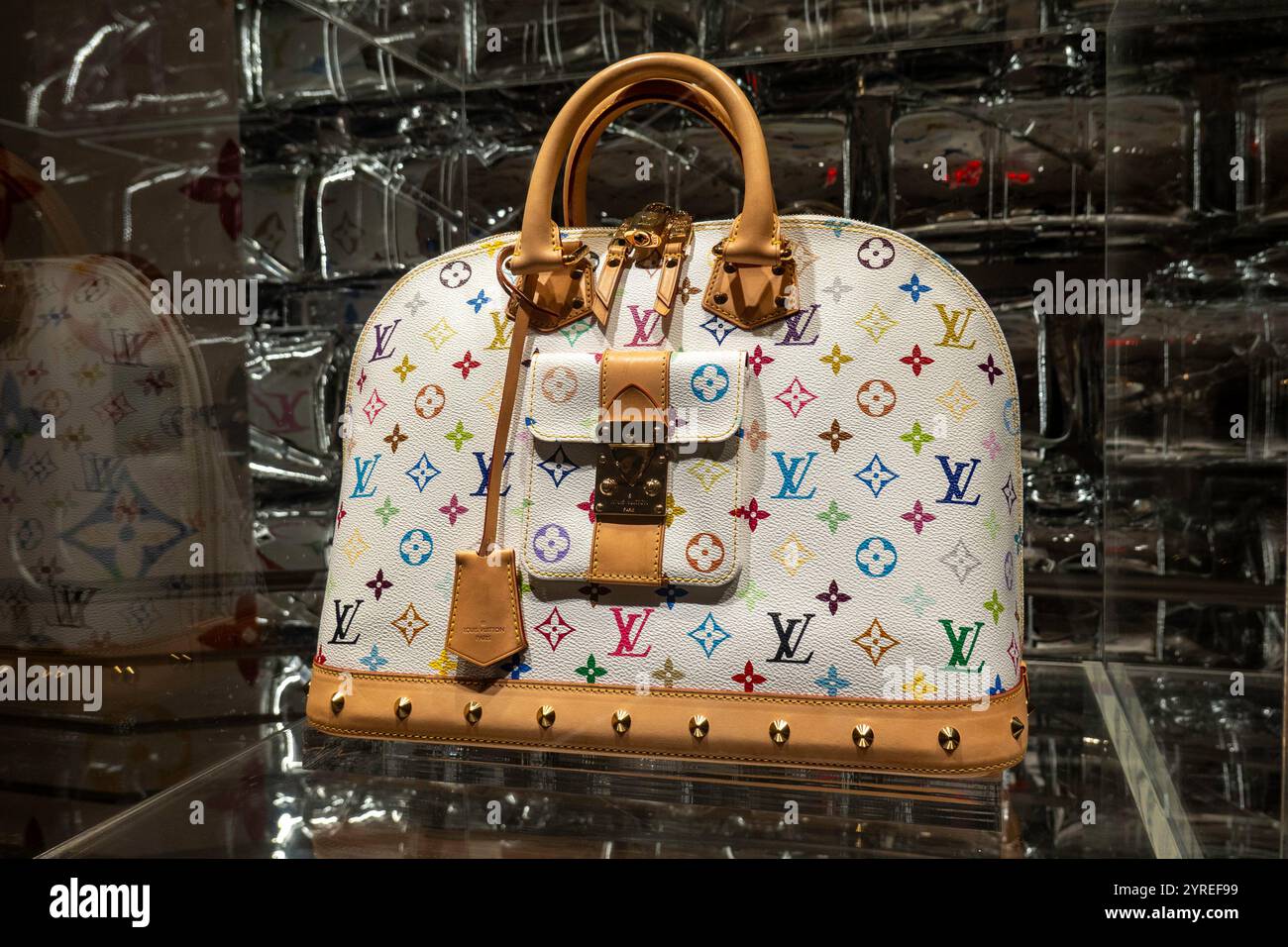 Le magasin temporaire Louis Vuitton a déménagé au 6 E. 57th équipé, 2024, New York City, USA Banque D'Images