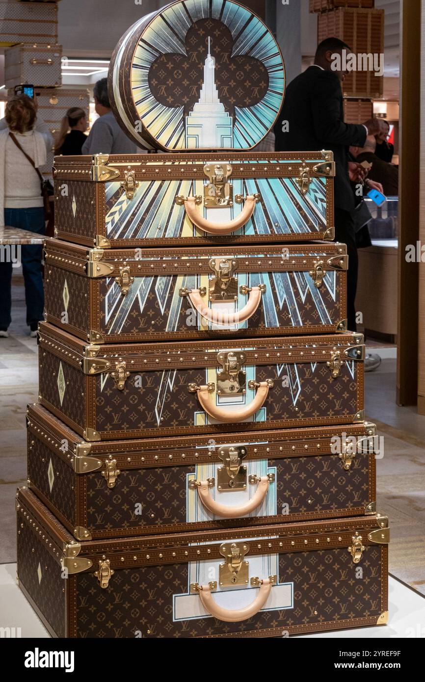 Le magasin temporaire Louis Vuitton a déménagé au 6 E. 57th équipé, 2024, New York City, USA Banque D'Images