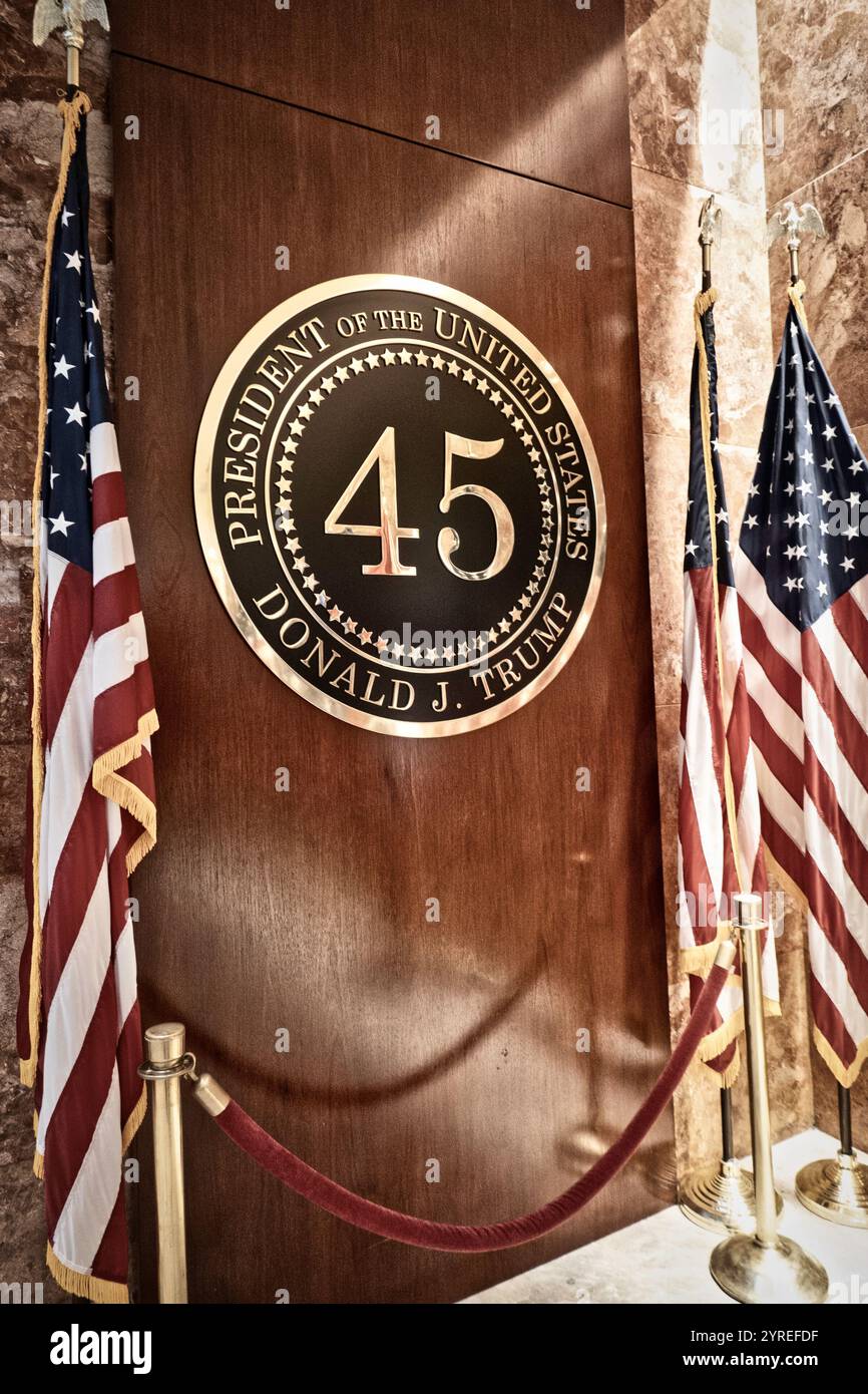 L'intérieur de la tour Trump comprend des restaurants et des boutiques, New York City, États-Unis, 2024 Banque D'Images