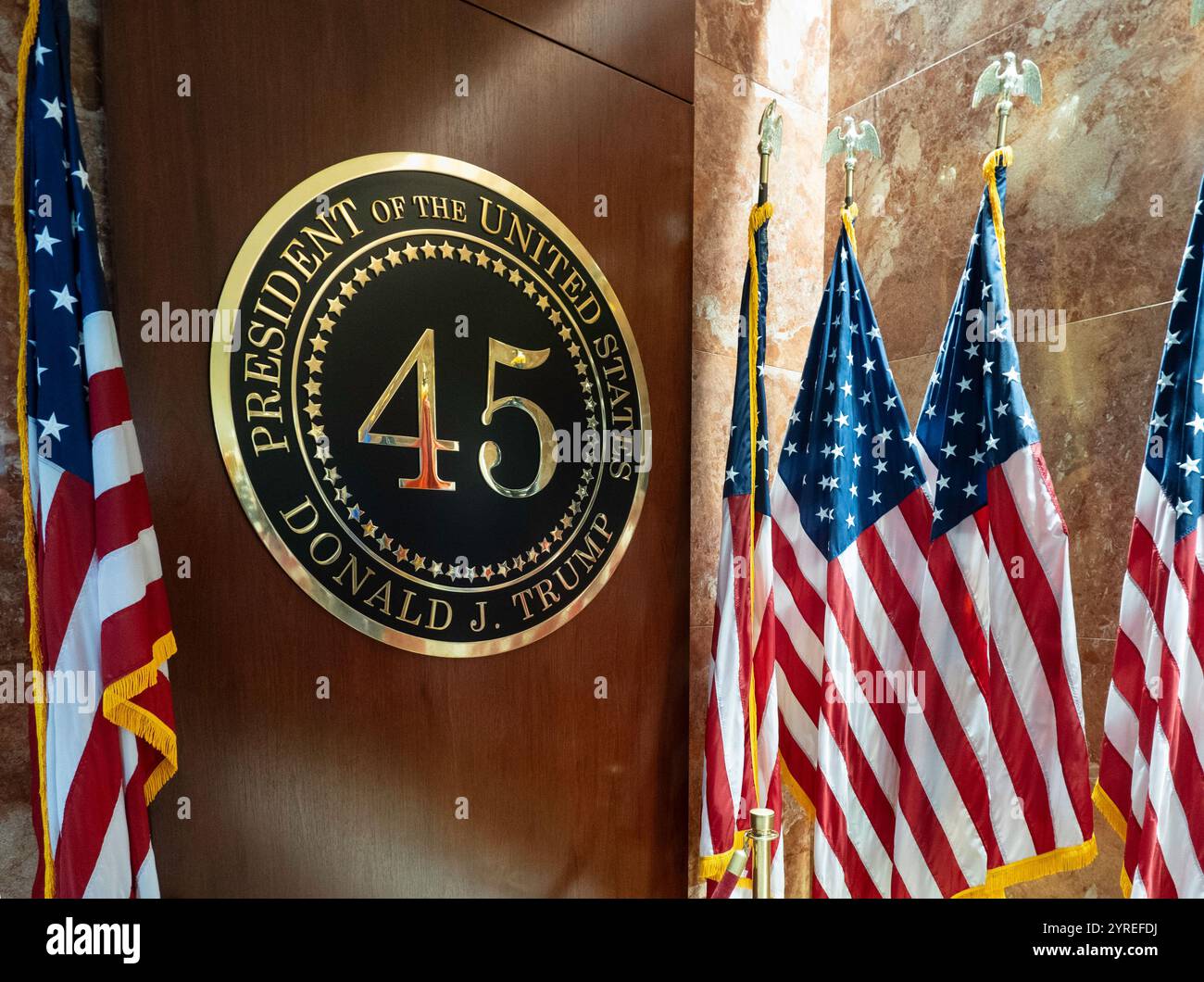 L'intérieur de la tour Trump comprend des restaurants et des boutiques, New York City, États-Unis, 2024 Banque D'Images